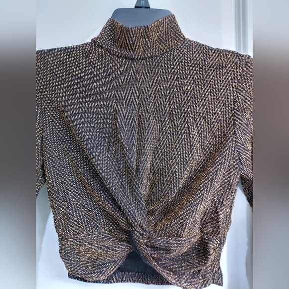 NWT Womens Forever 21 Black and Gold metallic Long Sleeve Knit Top - Picture 2 of 10